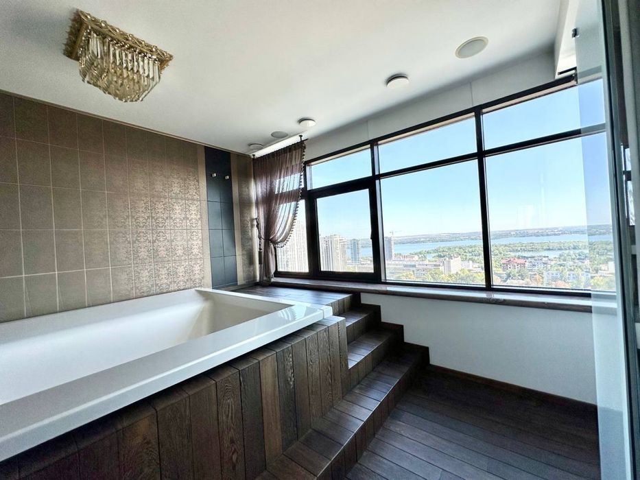 Продам 5 комнатный пентхаус Правый берег