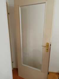 Drzwi pokojowe z klamka  i zamkiem