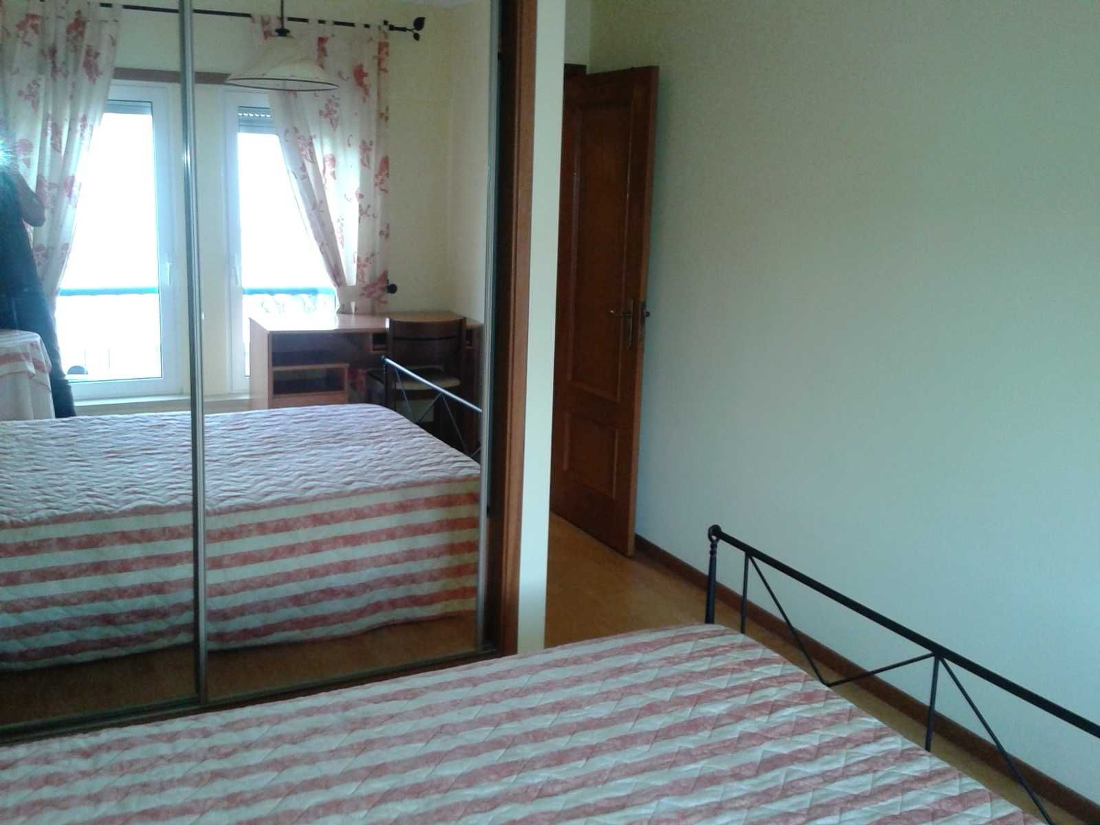 Arrenda 2 Quartos com WC privado (Universidade FCT - Monte Caparica )