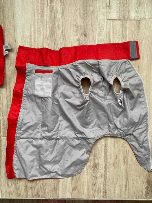 Куртка для собаки WOOFIT легка, червона, розмір S, з чохлом