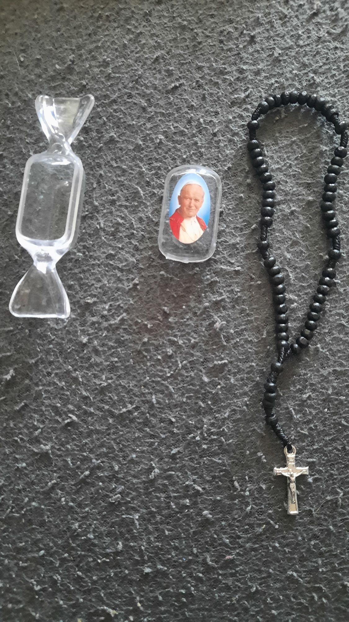 Różaniec w futerale - Jan Paweł II - Medjugorie - w kształcie cukierka