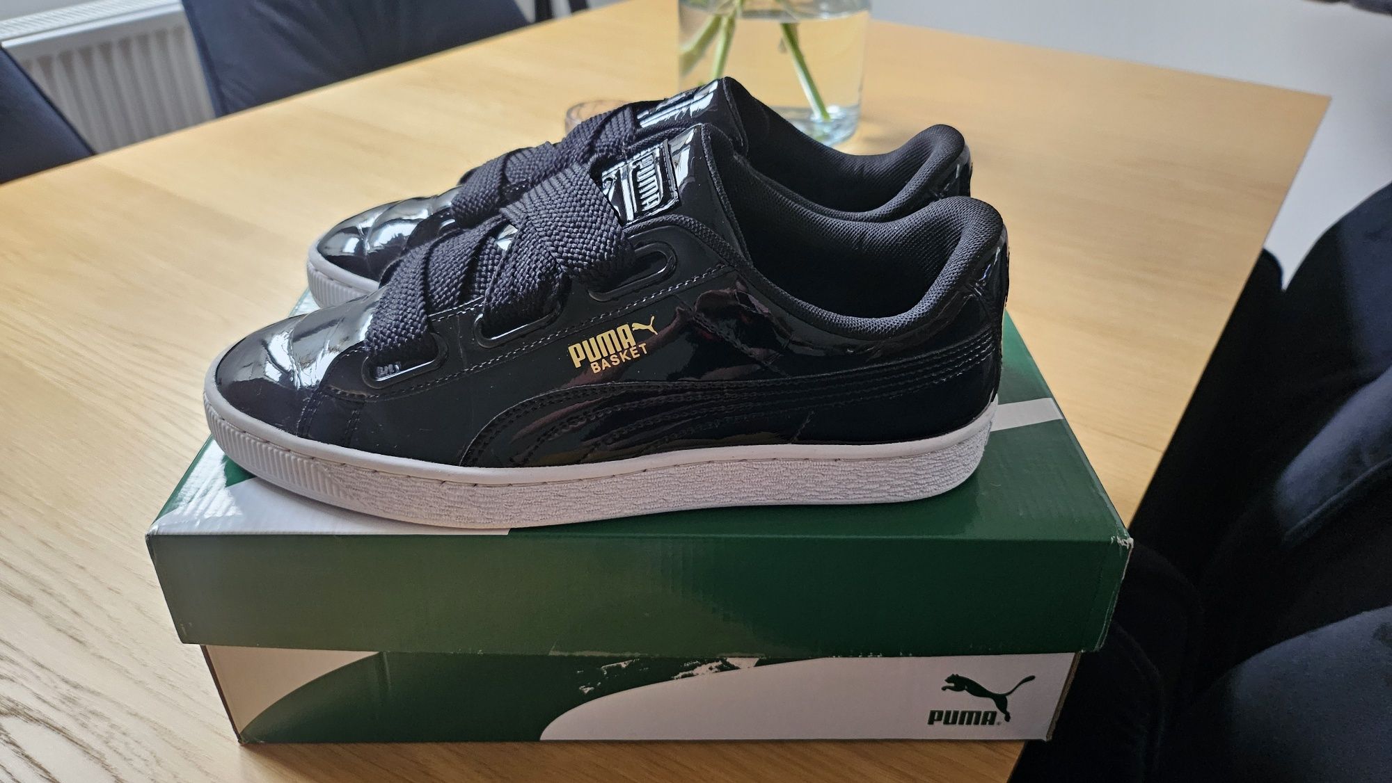 sneakersy PUMA Basket Heart Patent WN'S 40,5