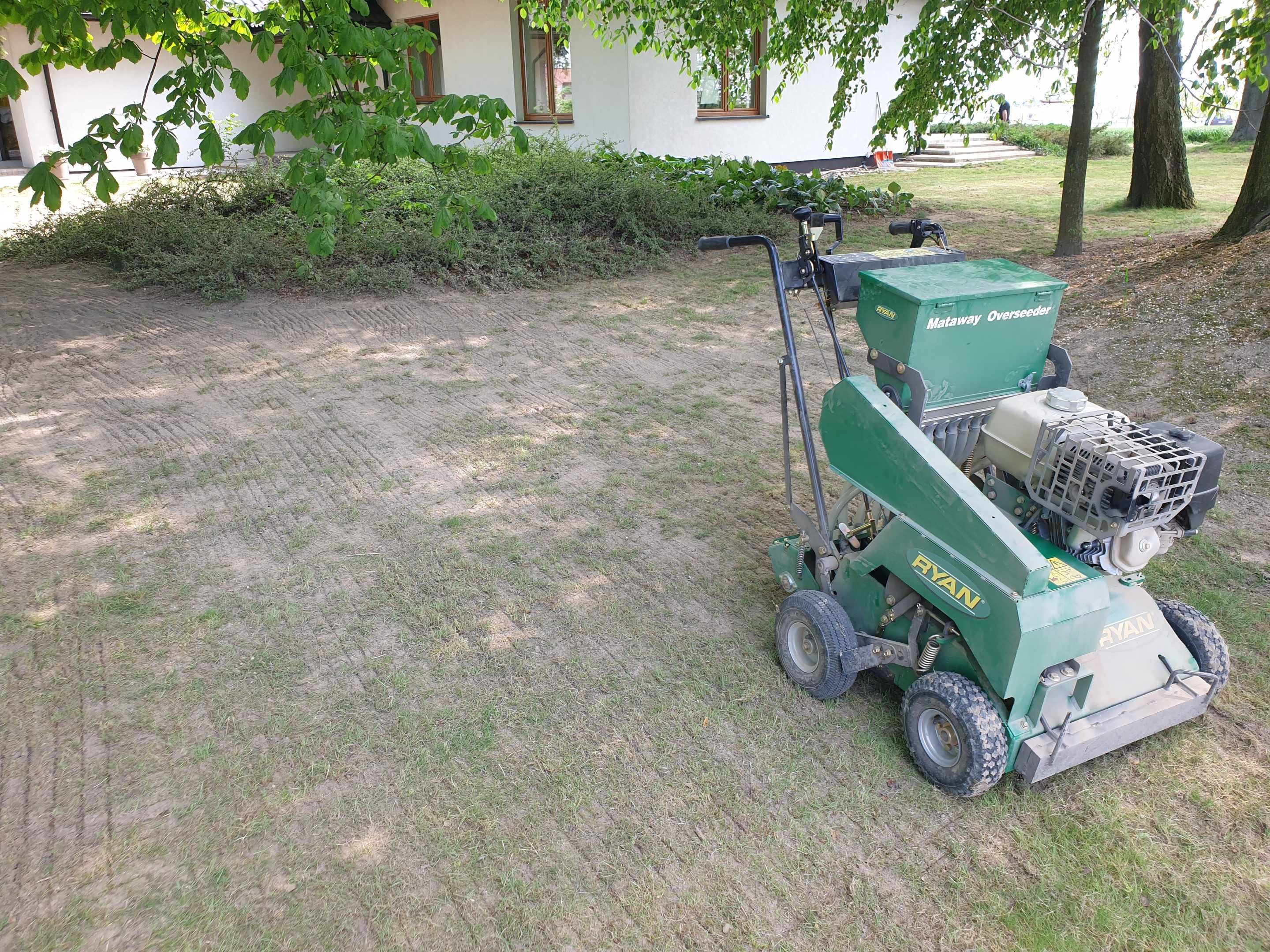 Regeneracja Aeracja trawników piaskowanie wertykulacja dosiew trawy