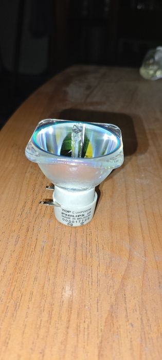 Продам лампу Philips 200ватт  для проектора.