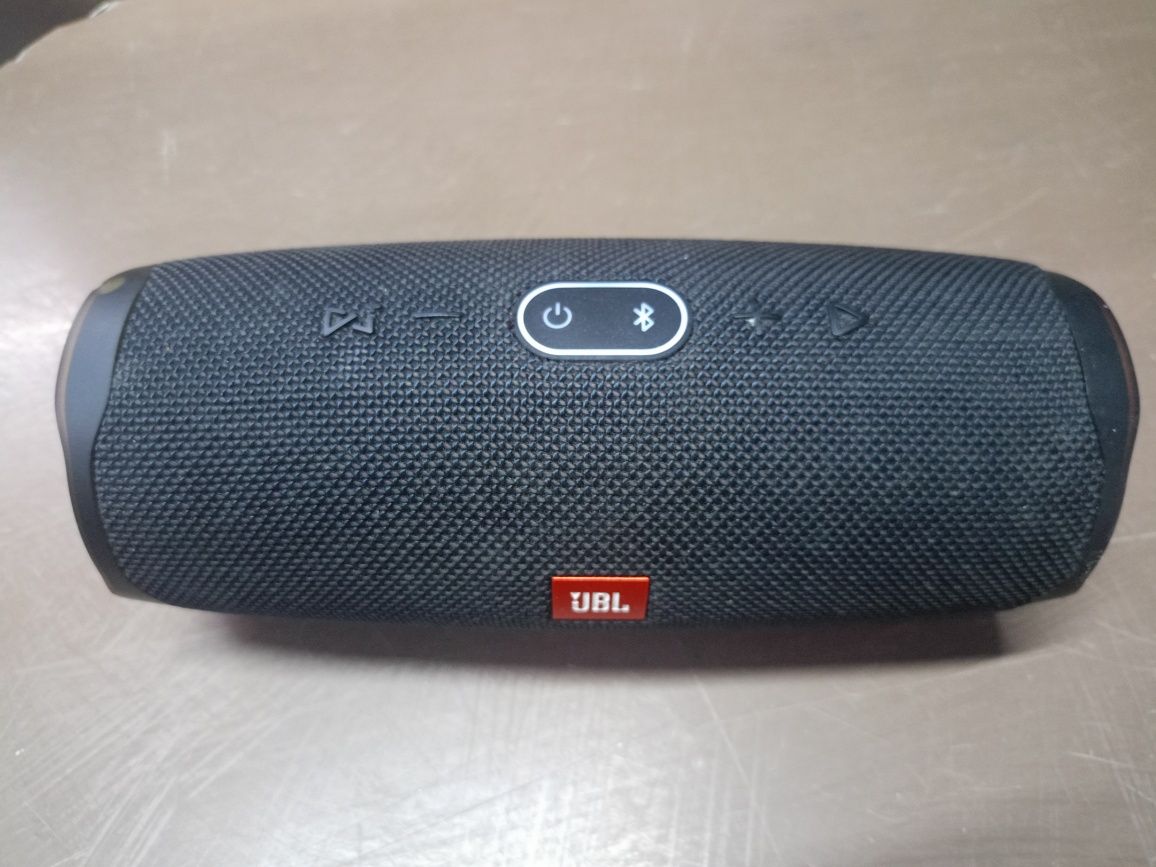 Jbl change 4 black