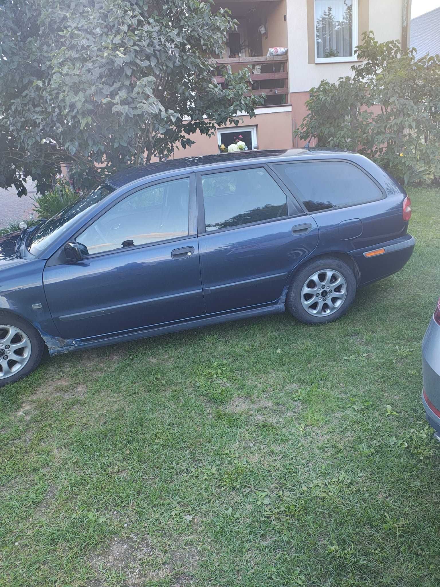 Volvo V40 2002r.