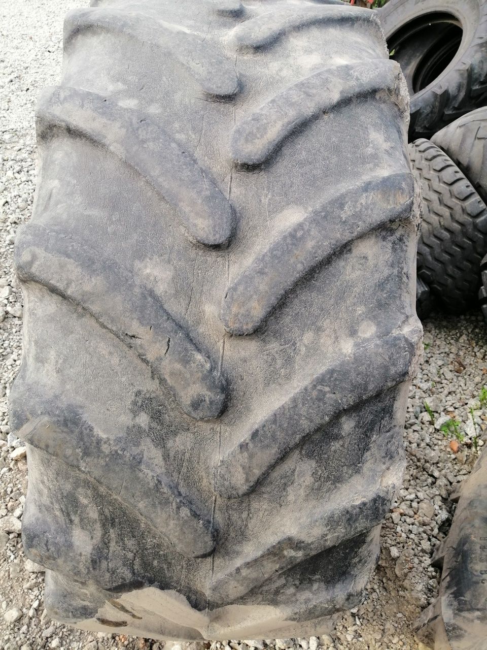 Opony 540/65 R28