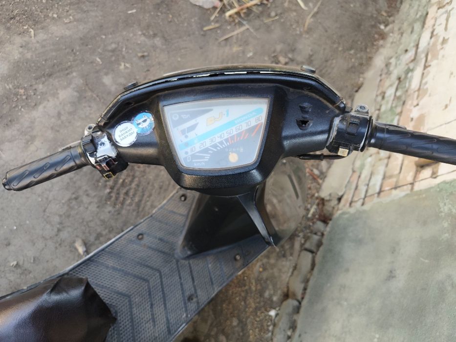 Мопед Хонда діджей r1
