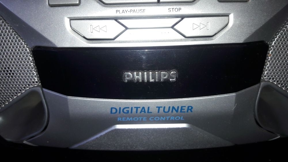 Магнитofon  Philips AZ1045. Читает СД!