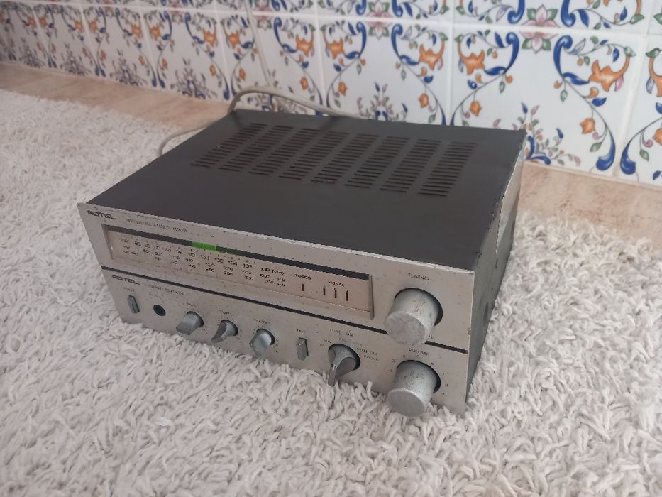 Rotel rádio/amplificador  receiver