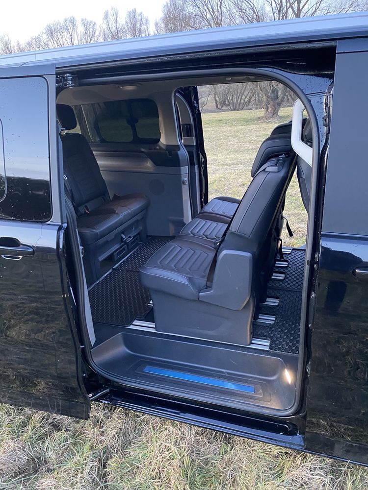 Wynajem busa 8-osób ford tourneo custom