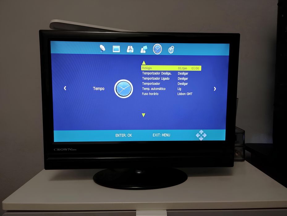 TV Crown + TDT Embutido