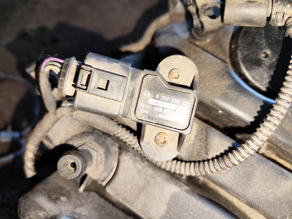 Kolektor ssący dolotowy VW Audi Skoda 1.6 Mpi BSE
