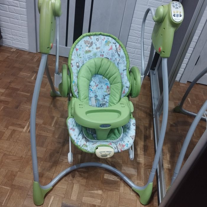 Крісло гойдалка Graco заколисувальний центр