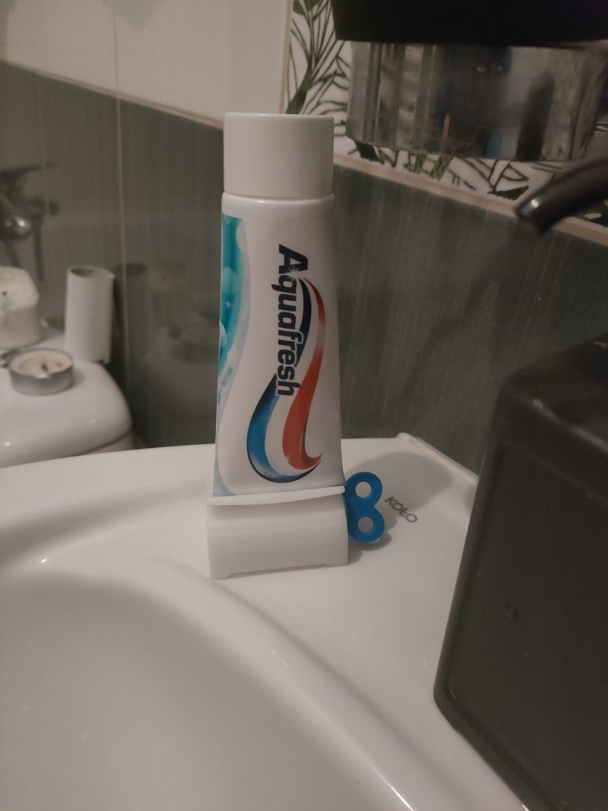 Wyciskacz do pasty do zębów