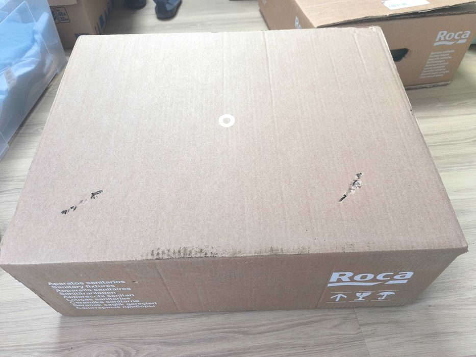 Umywalka nablatowa Roca Ref: A3270Y0000 - otwór na baterię i przelew