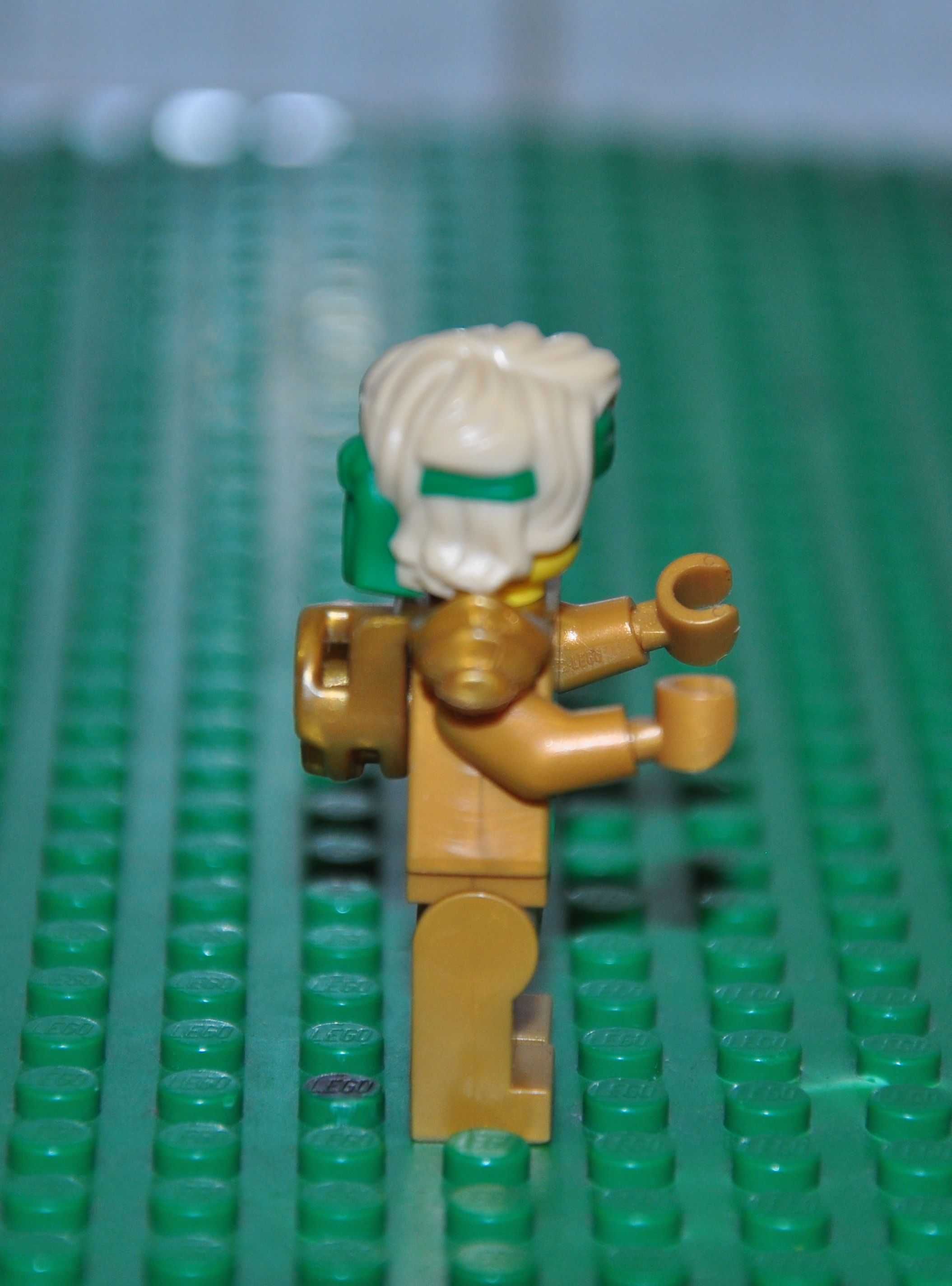 F0542. Figurka LEGO Ninjago - njo640 Lloyd (Golden Ninja)