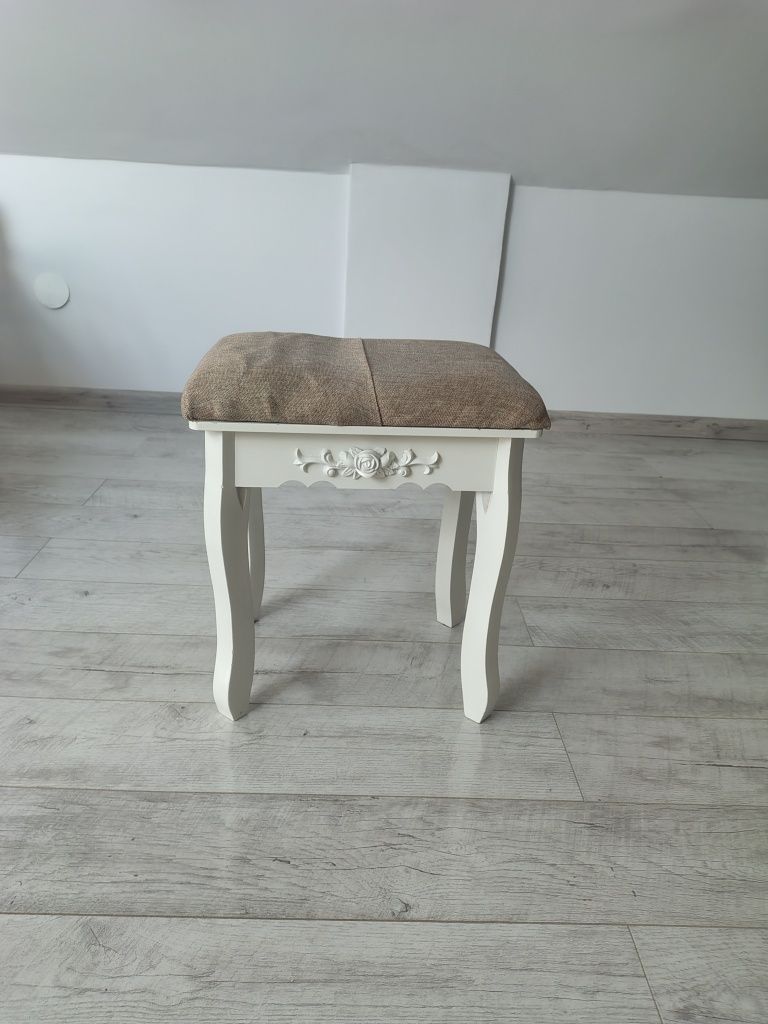 Toaletka z taboretem