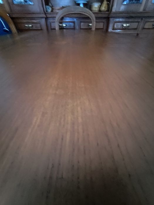 Mesa de jantar oval em madeira de Castanho, extensível + 6 cadeiras