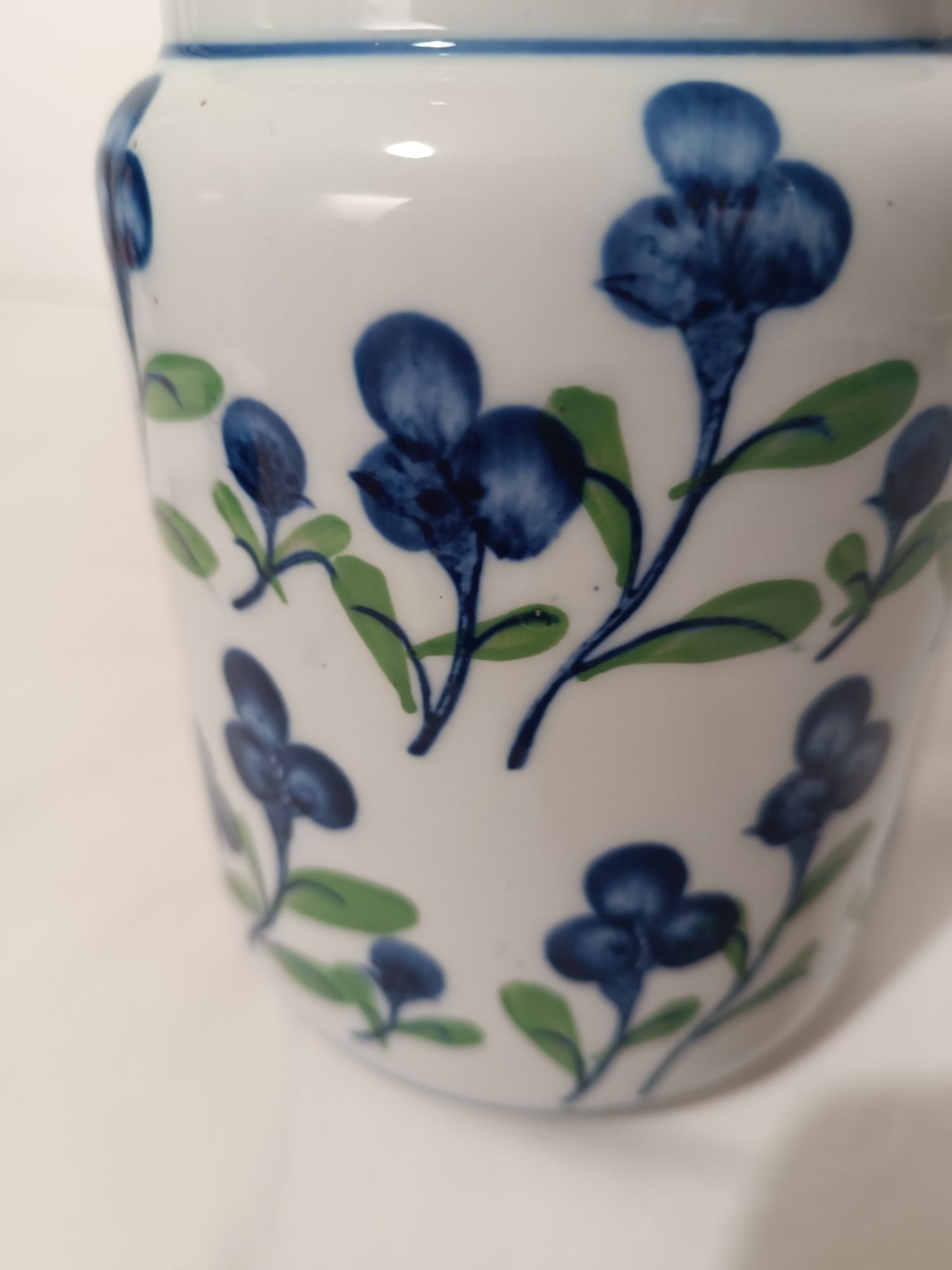 Pote Biscoiteira e Porcelana. 21 cm