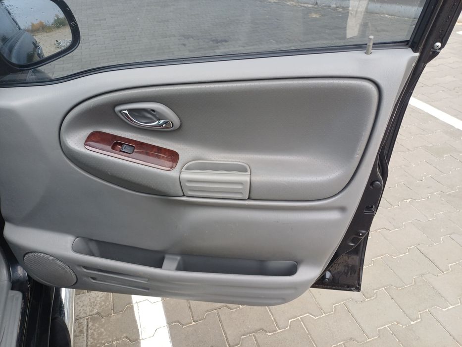 Suzuki Grand Vitara XL-7 2005 р. • Газ/Бензин • Автомат • 2.7 л