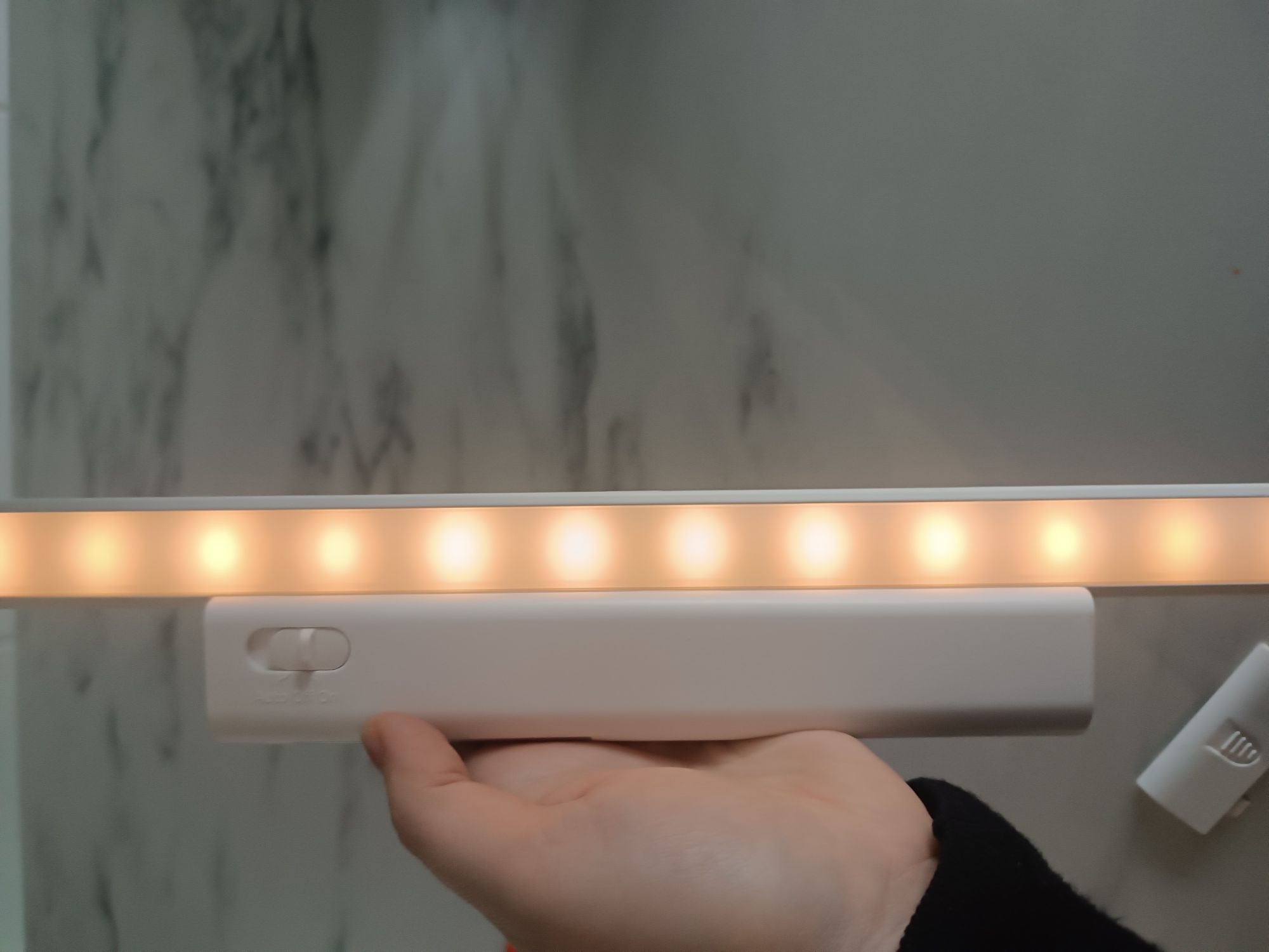Lampka z czujnikiem ruchu na baterie