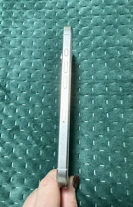 Продам iPhone 16 Pro 128GB Natural Titanium