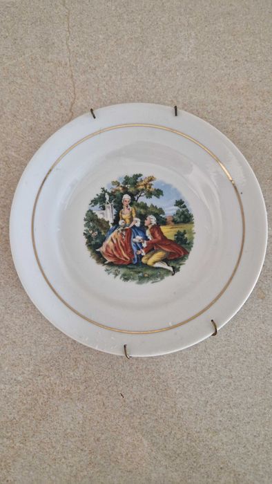 Prato decorativo de pendurar na parede com suporte