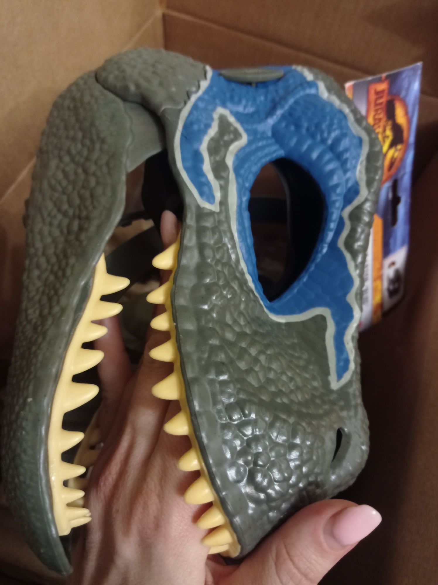 Маска Jurassic world Velociraptor Blue Mask Mattel