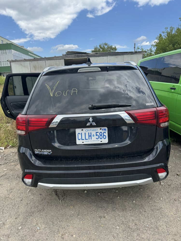 Mitsubishi Outlander PHEV гібрид