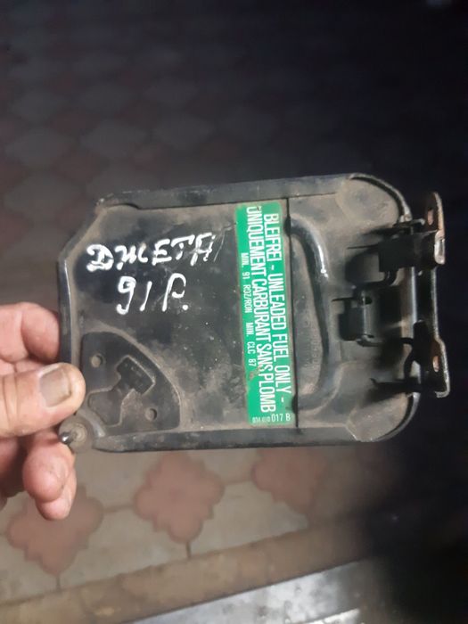 Кришка бака фольцваген джетта 91р.