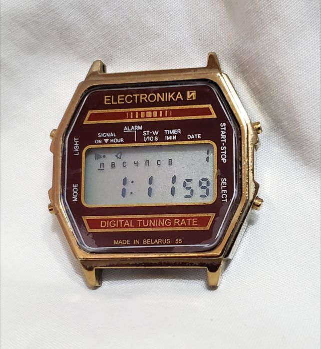 Продам часы Электроника в жёлтом корпусе на ходу марка  периода ссср