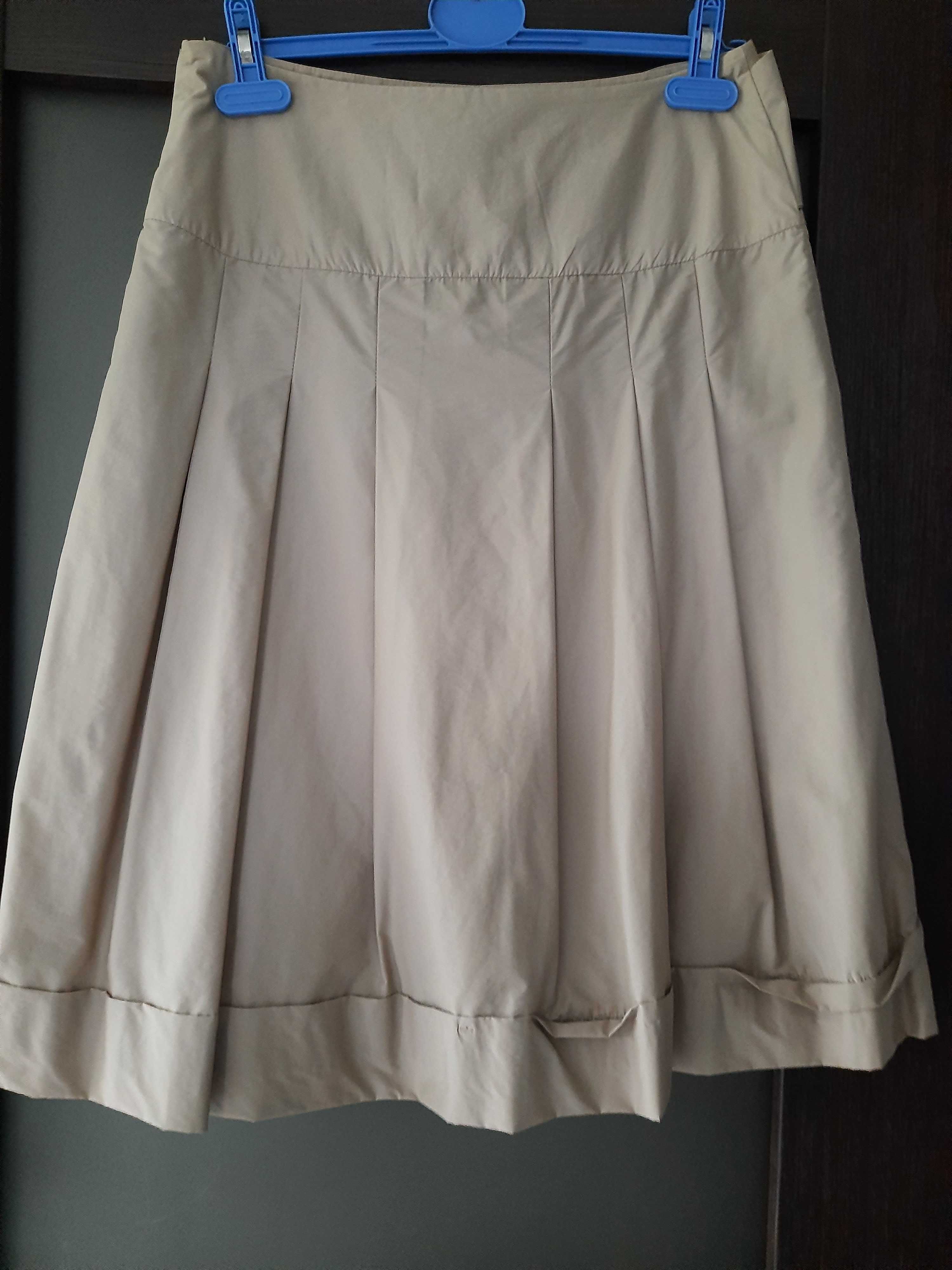 Klasyczna spódnica z plisami Monnari