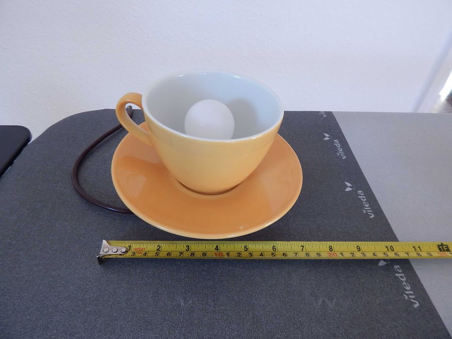 Светильник настольный, настенный.