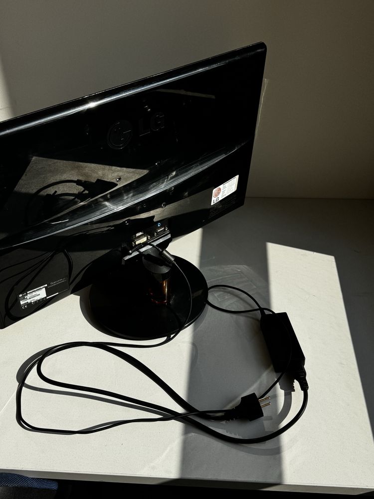 LG Flatron IPS236V-PNX