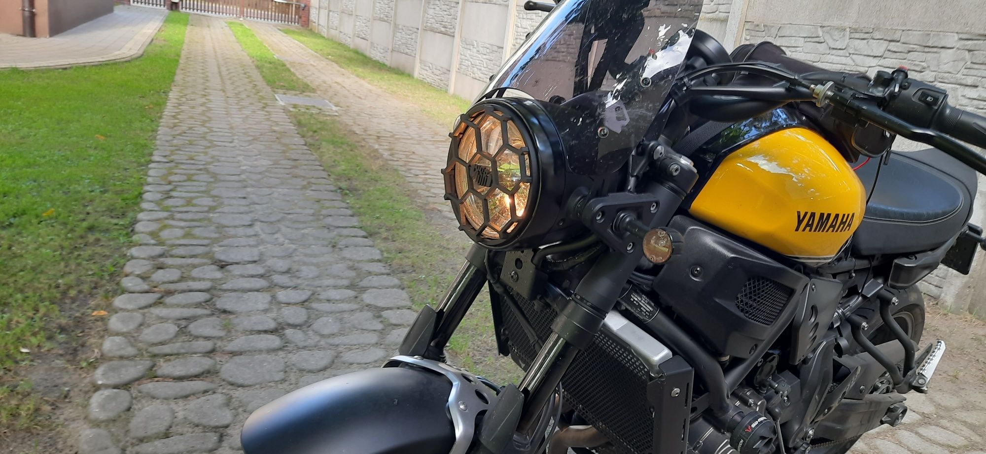 Yamaha XSR 700 3D druk - osłona lampy