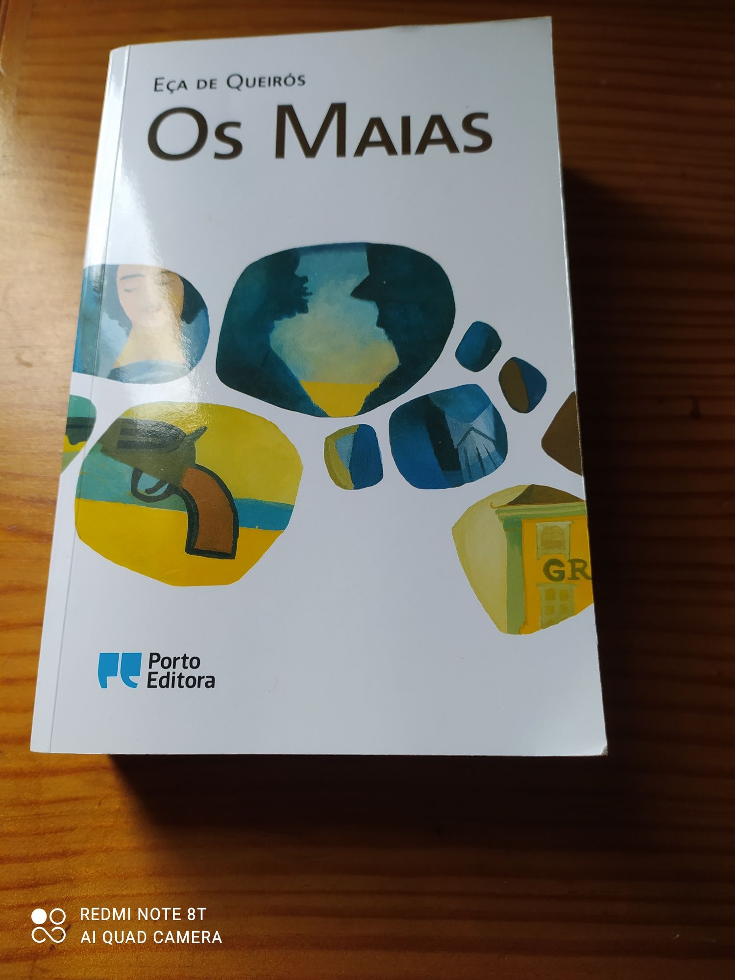 Livro "Os Maias"