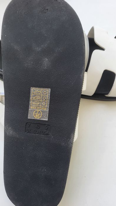 Шлепки       .            .