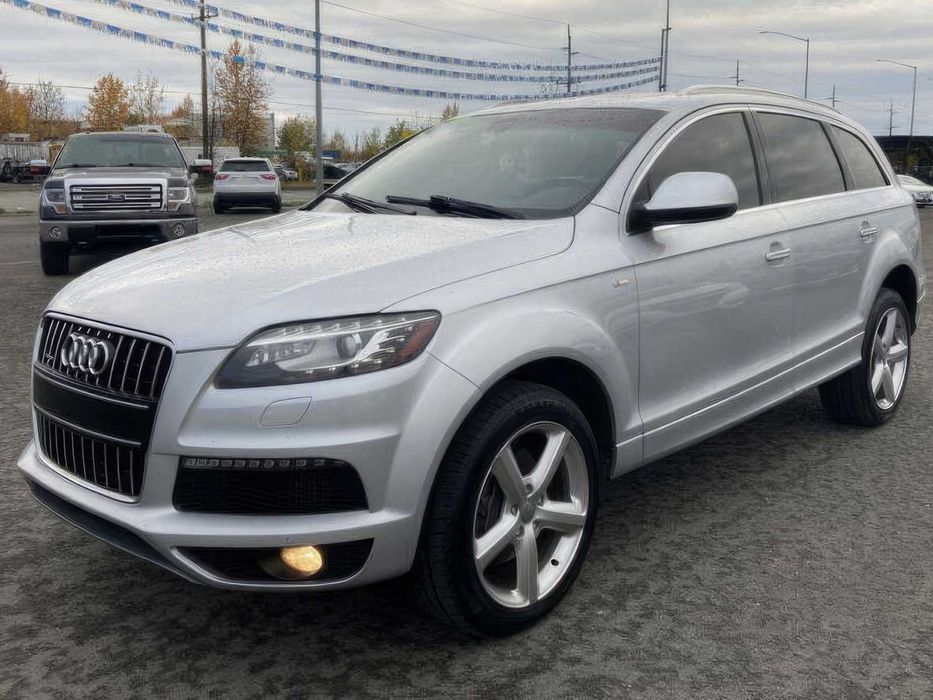 Audi Q7      2015