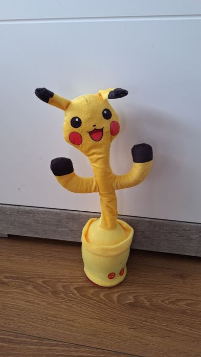 Pikachu kwiatek tańczący