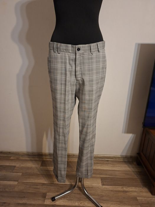 Eleganckie Męskie Reserved Slim Fit w Modną Kratę