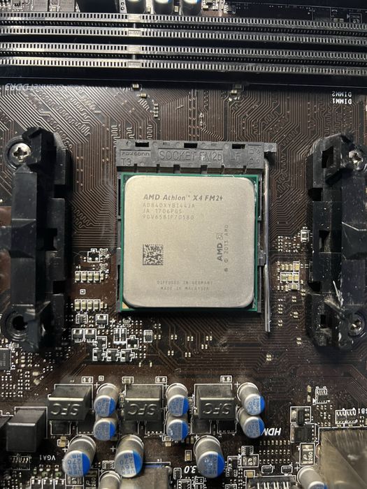 Материнська плата + процесор (MSI A68HM-E33 V2 + AMD Athlon X4)