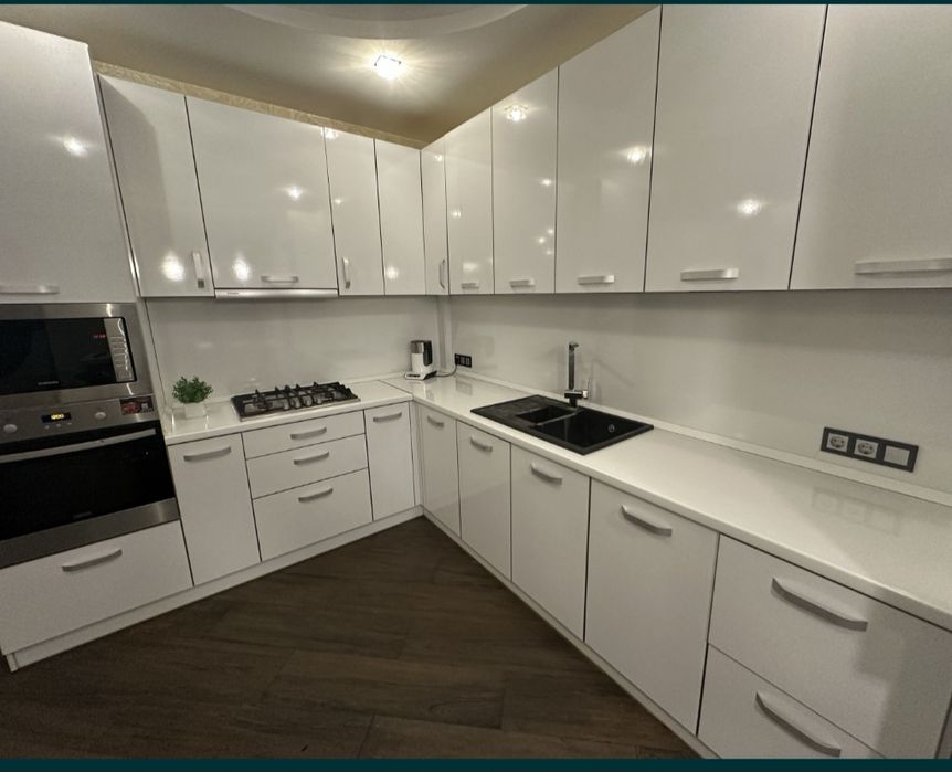 Сертификат!  Продам большую 1 комн в новострое метро Индустриальная