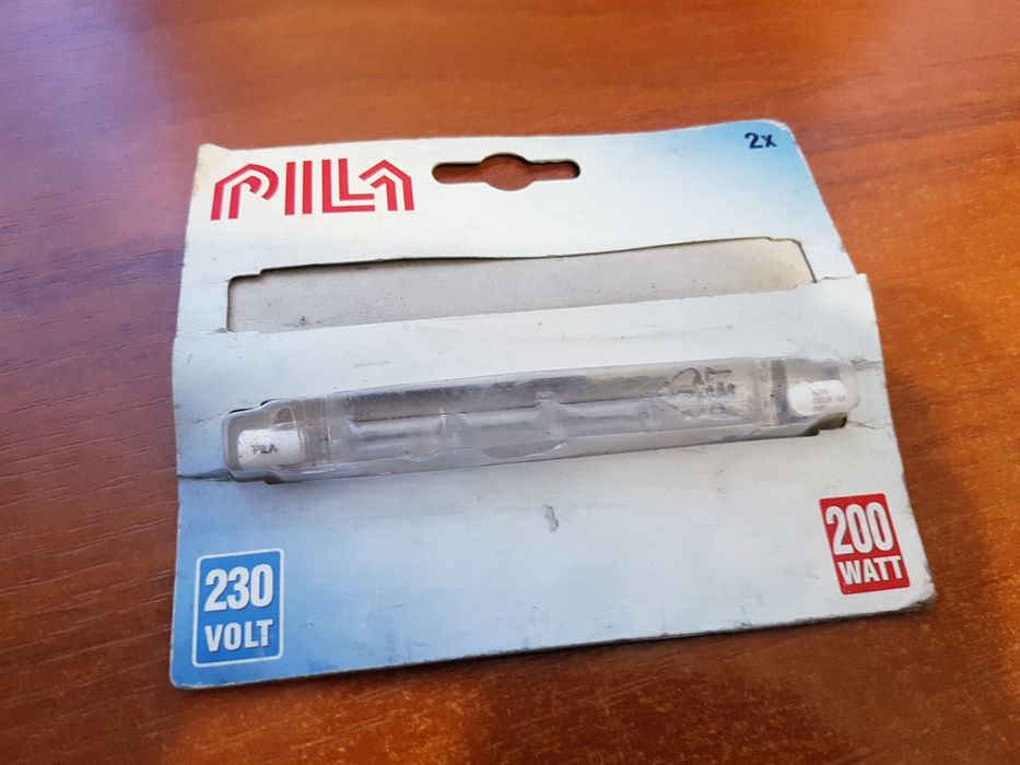 Продаю галогенную лампу КГ-200 117мм R7S Pila(Phillips)