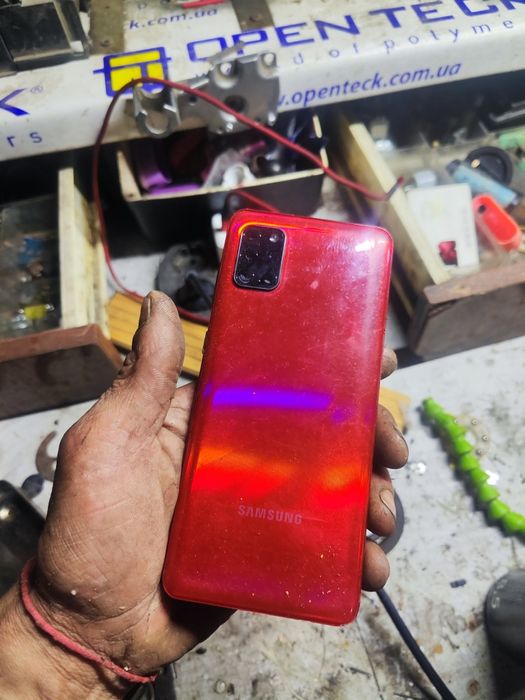 Samsung A31 невключається