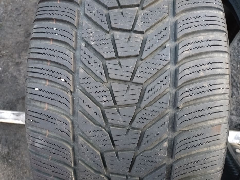 Opony zimowe 255/35R19 Hankook