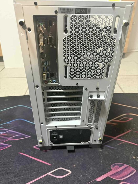 Komputer Gamingowy Ryzen 5 5600x RX 6700xt 32gb/1T