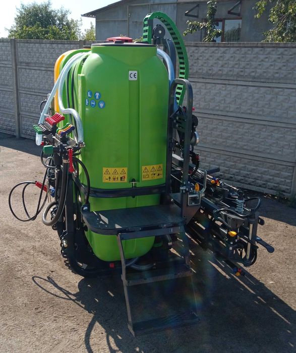 Обприскувач навісний 1000л/16м Tolmet