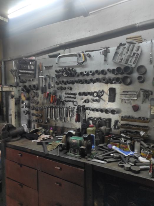 Торг!Продам діюче сто , дохід до 100000грн на місяць!!!