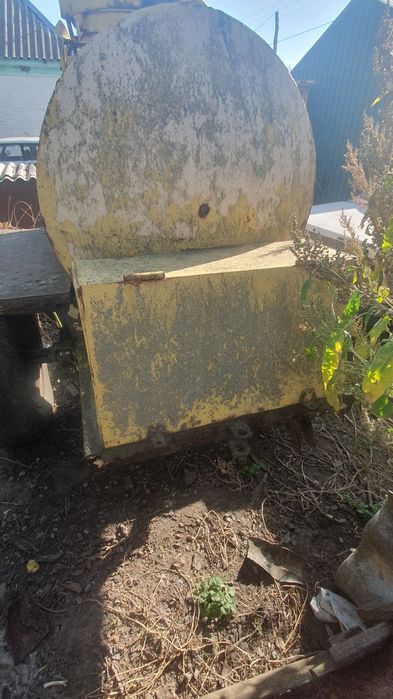 Продам бочку з під квасу.
Об'єм 980 л ,алюміПродам бочку з під квасу